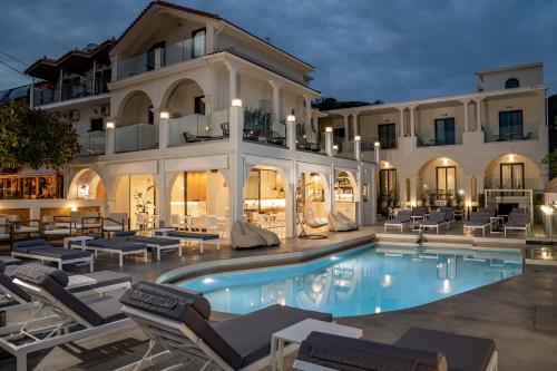 Nikon Boutique Hotel