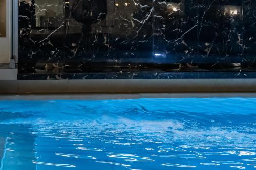 Nikon Boutique Hotel