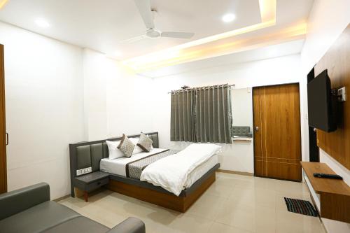 HOTEL GREEN VILLA in Surat
