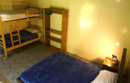1 double bed, 1 twin bed