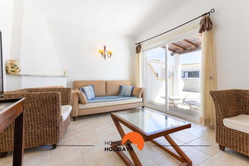 #133 Spacious with Pool, 600 mts Beach