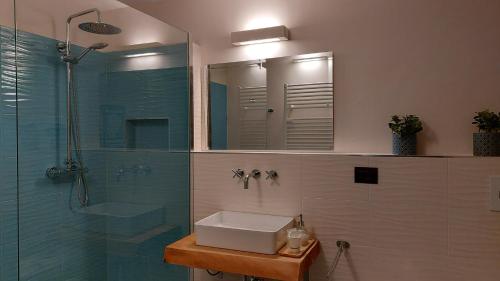 2 double beds
