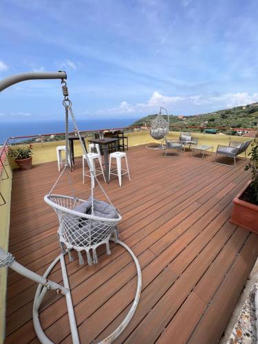 陽台/露台, Relais il Chiostro Historic Courtyard & Panoramic Terrace near Sorrento in 馬薩盧布倫塞