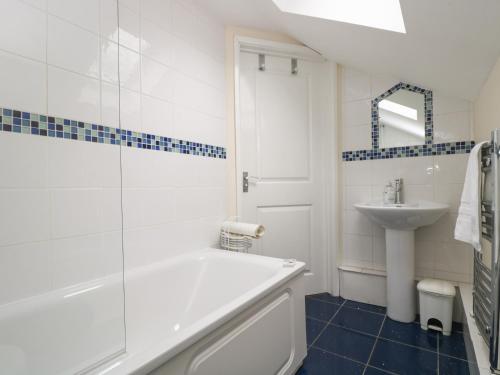 Little Hamlin - image 13