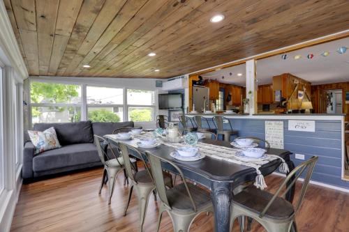 Football Fans Lake Retreat - 5 Mins to Gillette! in 普萊維 (MA)