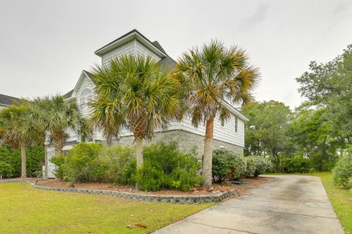 Harkers Island Vacation Rental with Pool Table!