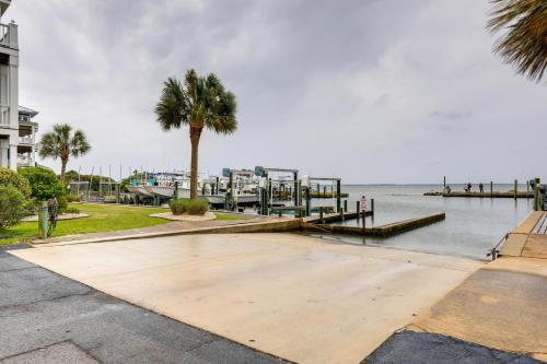 Harkers Island Vacation Rental with Pool Table!