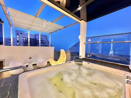 MW Imperio Residence 2Bedroom Sea View Private Jacuzzi Villa, Malacca