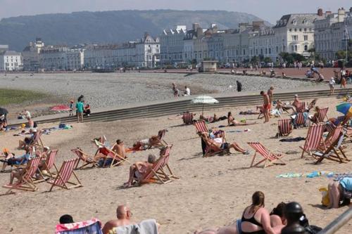 Iris Hotel Llandudno - image 5