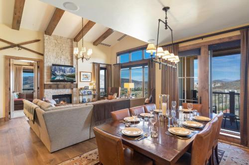 . Edgemont 2701 - Luxury Ski-in Ski-out Condo