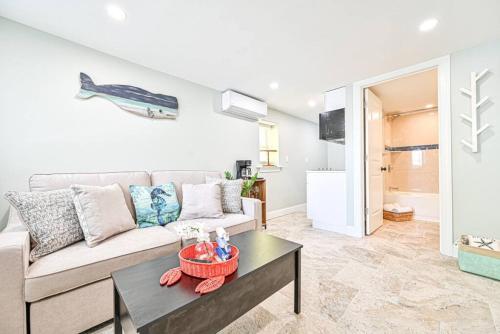 318 E Youngs Ave Unit 4 Charming Salty Shore Retreat Your Perfect Getaway in Wildwood, USA