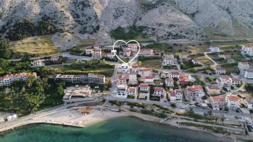  Apartment Lora in 23250 Pag