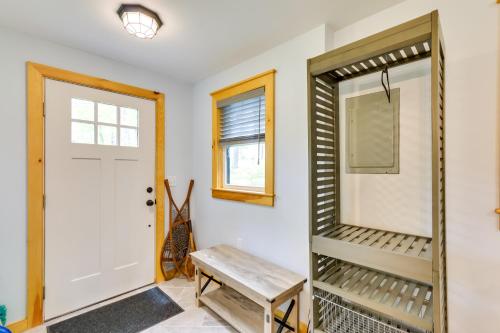 East Otis Vacation Rental with Private Deck and BBQ! in East Otis, USA