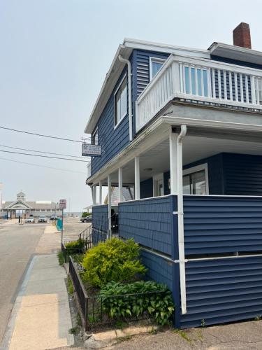 . Nautical Beach Apartments