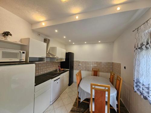 Apartment Topalović (Apartment Topalovic) in 克雷尼薩