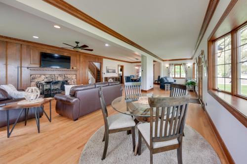 Pistakee Lake Estate with Boat Dock and Launch! in Johnsburg, USA
