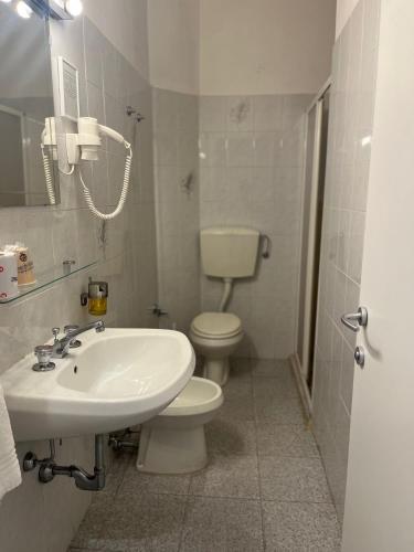 Classic Quadruple Room image 1