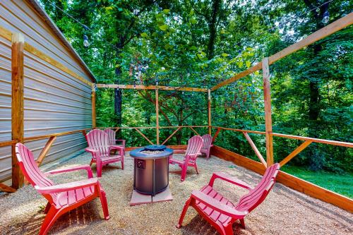 Ole Bud Cabin in Sevierville, USA