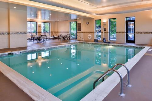 Gyógyfürdő, Hyatt Place Herndon Dulles East near Washington Dulles nemzetközi repülőtér