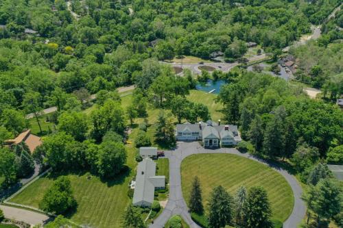 'The Windmill House' w/ Pond: 9 Mi to Dayton! in Centerville (OH)