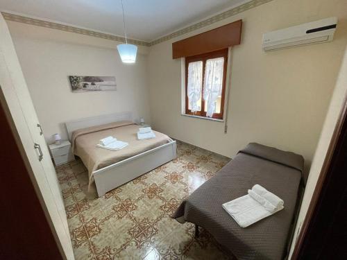  Angela & Luigi house in 90010 Campofelice di Roccella