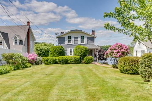 Lakefront Home, Close to Mt Southington!