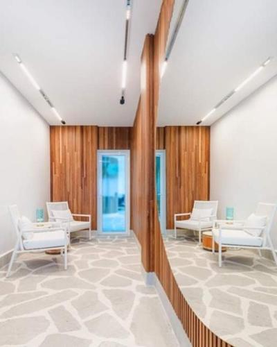 Salinas exclusive resort