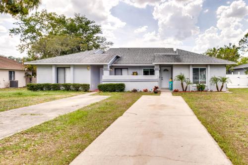 Pet-Friendly Home Near UCF, Hospitals and Disney! in Orlando, USA