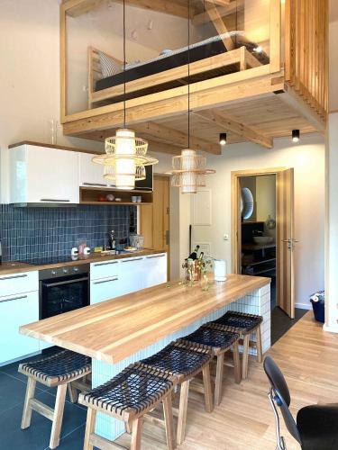 virtuve, Lunette Lodge for 10 guests, 50 m from the lake, sauna, hot tube in Wielki Gleboczek