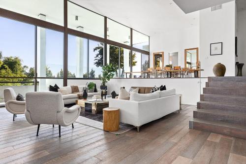 Mid Century Modern Villa In Trousdale With Tennis in Los Angeles, USA