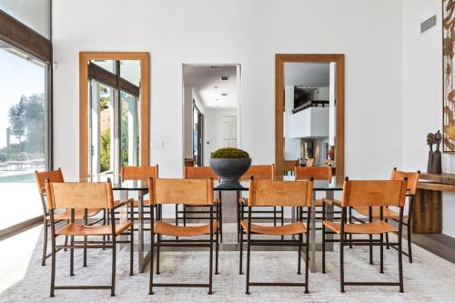 Mid Century Modern Villa In Trousdale With Tennis in Los Angeles, USA
