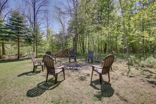 Updated Home with Deck 2 Mi to Sister Bay Beach! in Sister Bay, USA