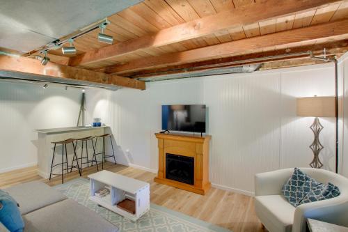 Updated Home with Deck 2 Mi to Sister Bay Beach - image 6