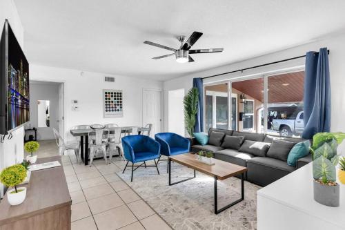 Cheerful 4 Bedrooms house with Pool and Game Room in Pembroke Pines