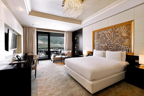 فندق وسبا شاهداق