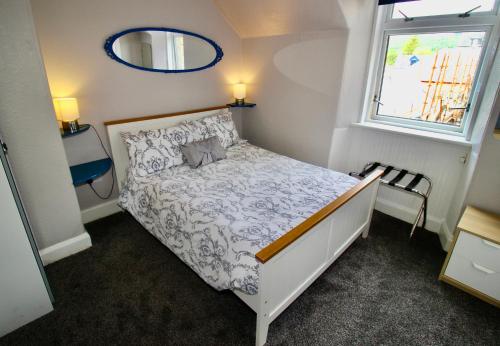 Small Double Room Ensuite