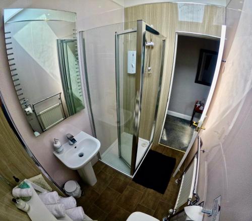 Hunters Guest House - image 11