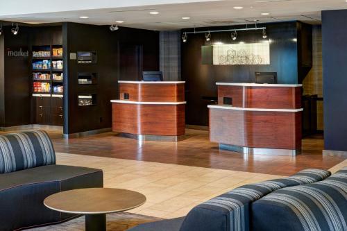 Courtyard by Marriott Louisville East