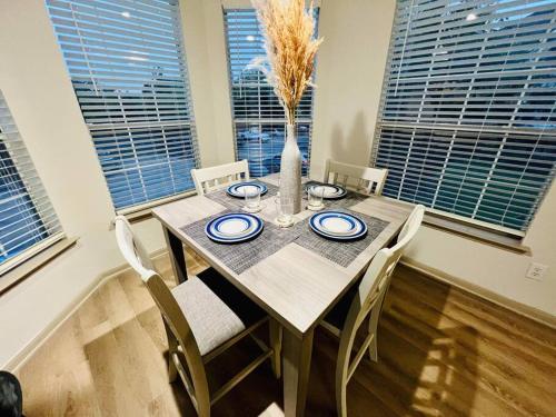 Cozy 2BR Apt in Webster, TX Home away from Home! in Webster, USA