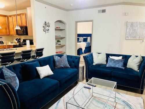 Cozy 2BR Apt in Webster, TX Home away from Home! in Webster, USA