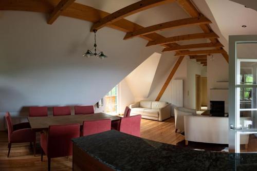 Chalet-Südsteiermark - exquisit & gemütlich (Chalet-Sudsteiermark - traumhafte Aussicht, Infinity Pool, Privatsphare, Klima und de-luxe Ausstattu) in Schwanberg