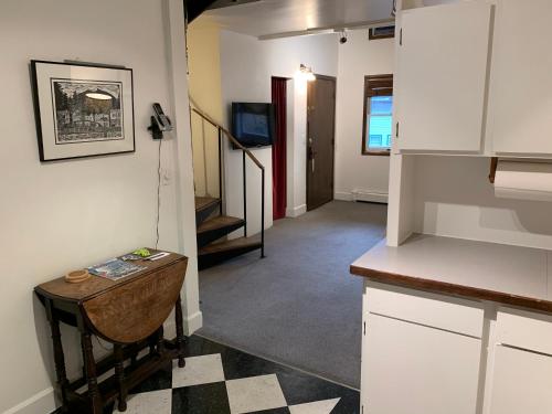 Inn At Creek Street - image 4