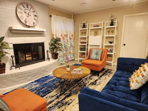 3BR House w/huge yard/dogs- Heights, UH, Med, NRG in Houston, USA