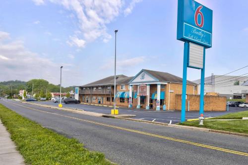 Motel 6-Falls Church, VA - Arlington Boulevard