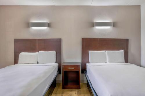Motel 6-Falls Church, VA - Arlington Boulevard in Falls Church, USA