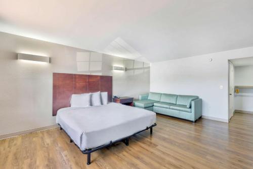Motel 6-Falls Church, VA - Arlington Boulevard in Falls Church, USA