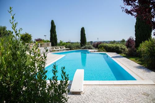 Villa Rolls - Porzione di Villa con piscina,giardino e parcheggi