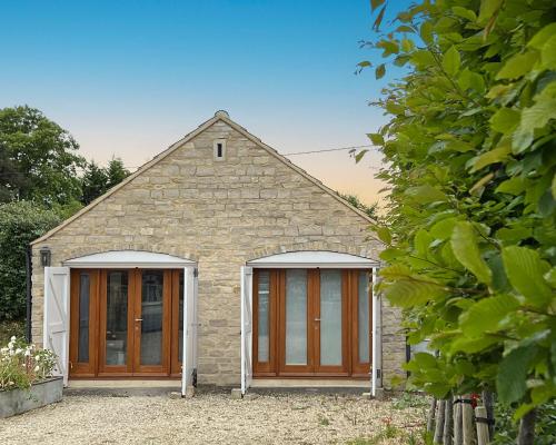 Whitley Old Garage Room Type - Deluxe Villa