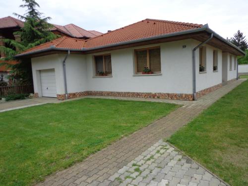 Sóstó Gold Vendégház - Chambre d'hôtes - Nyíregyháza