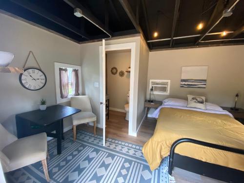 Cabin 7 at Horse Creek Resort, Rapid City (photo 7)
